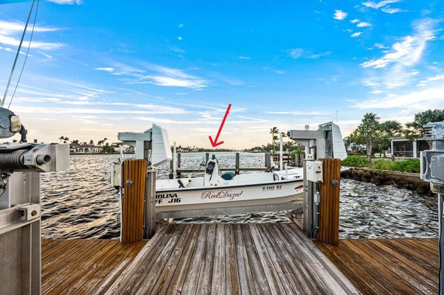 844 East Drive, Boynton Beach, FL 33435