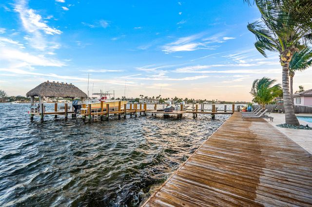 844 East Drive, Boynton Beach, FL 33435