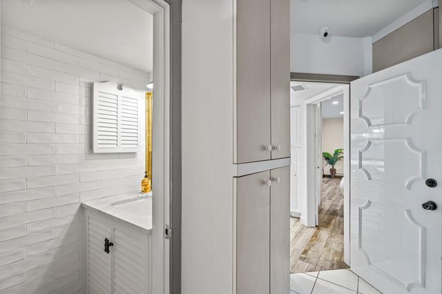 844 East Drive, Boynton Beach, FL 33435