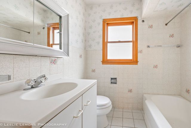 815 N Ellsworth Street, Naperville, IL 60563