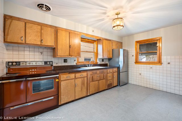 815 N Ellsworth Street, Naperville, IL 60563