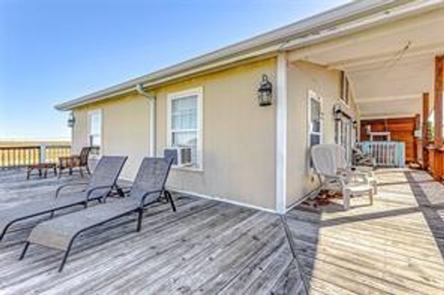1331 Bay Drive, Crystal Beach, TX 77650