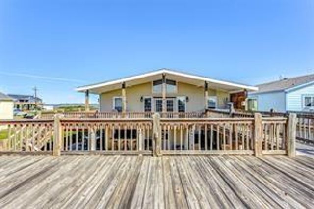 1331 Bay Drive, Crystal Beach, TX 77650