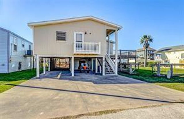 1331 Bay Drive, Crystal Beach, TX 77650