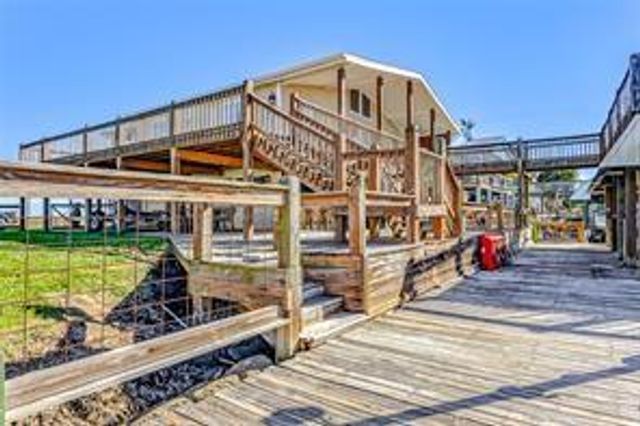 1331 Bay Drive, Crystal Beach, TX 77650