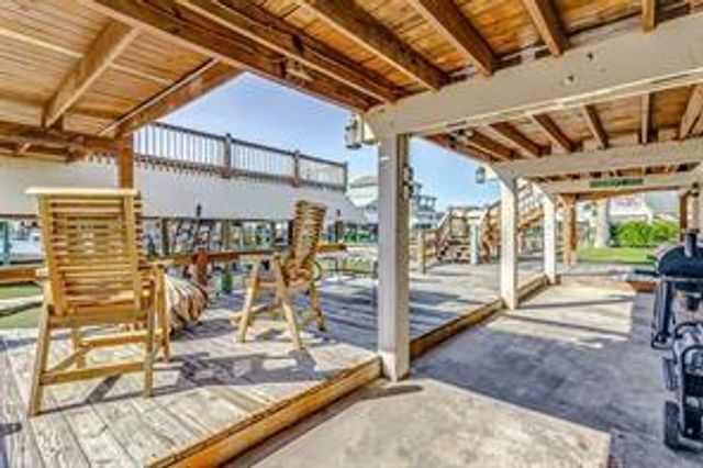 1331 Bay Drive, Crystal Beach, TX 77650