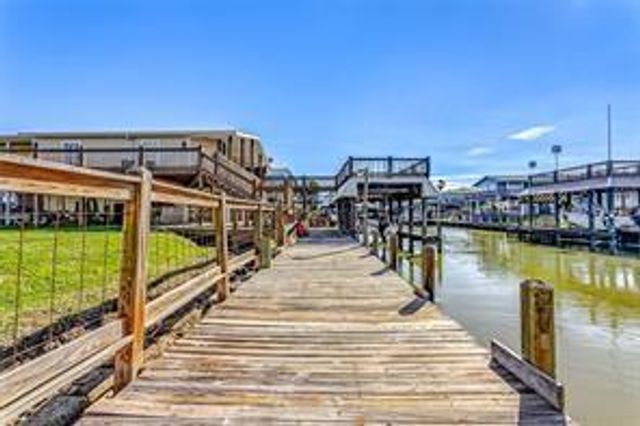 1331 Bay Drive, Crystal Beach, TX 77650