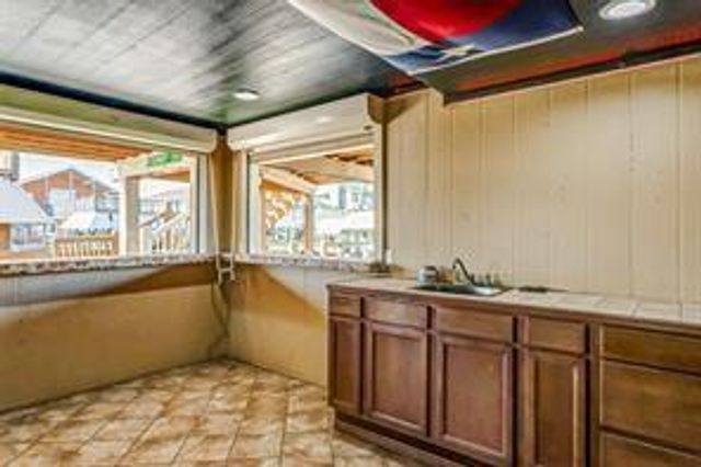 1331 Bay Drive, Crystal Beach, TX 77650