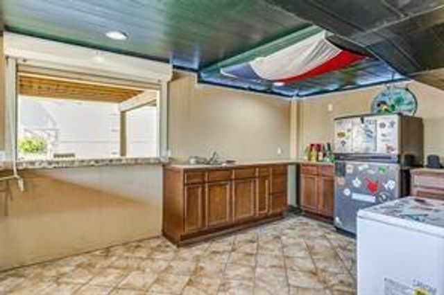 1331 Bay Drive, Crystal Beach, TX 77650