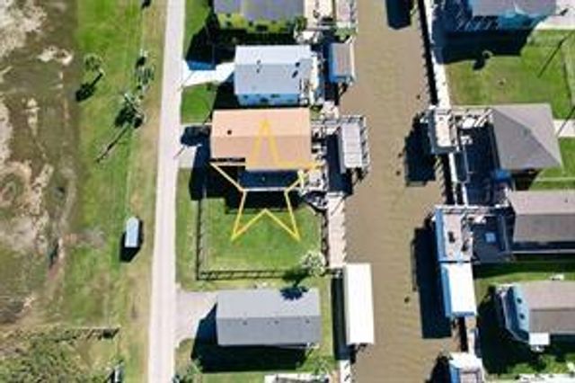 1331 Bay Drive, Crystal Beach, TX 77650