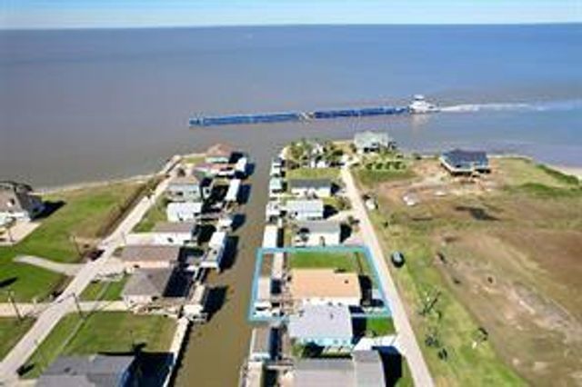 1331 Bay Drive, Crystal Beach, TX 77650