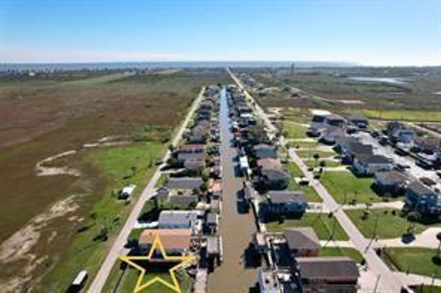 1331 Bay Drive, Crystal Beach, TX 77650