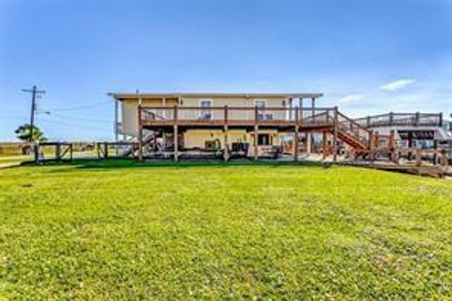 1331 Bay Drive, Crystal Beach, TX 77650