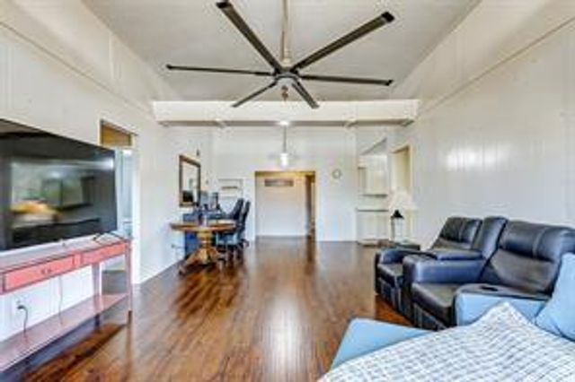 1331 Bay Drive, Crystal Beach, TX 77650