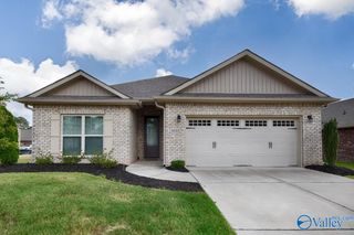 6048 NW Thorntons Way Circle, Huntsville, AL 35810