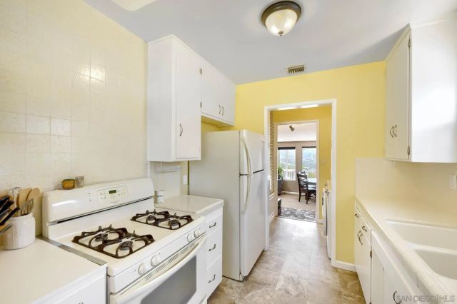 4893 TWAIN AVE, San Diego, CA 92120