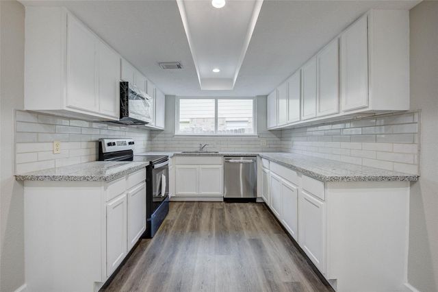 2315 Green Knoll Drive, Houston, TX 77067