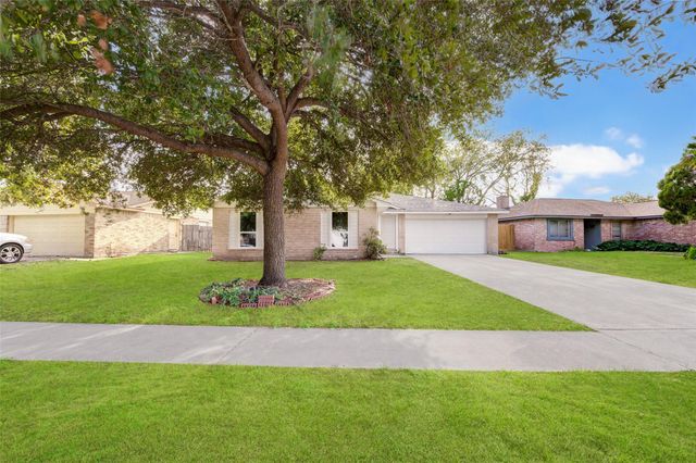 2315 Green Knoll Drive, Houston, TX 77067