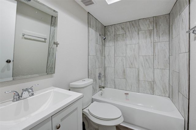 2315 Green Knoll Drive, Houston, TX 77067