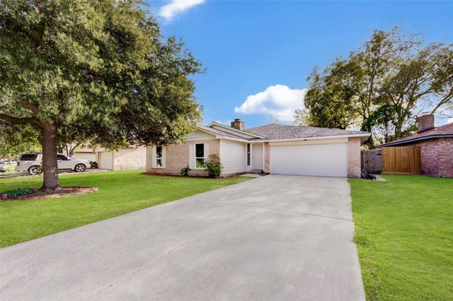 2315 Green Knoll Drive, Houston, TX 77067