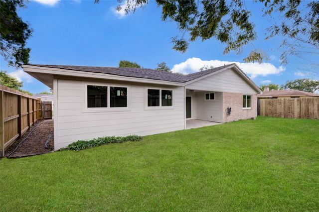 2315 Green Knoll Drive, Houston, TX 77067