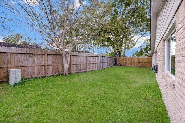 2315 Green Knoll Drive, Houston, TX 77067
