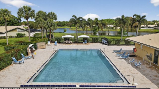 5602 GOLDEN EAGLE Circle, Palm Beach Gardens, FL 33418