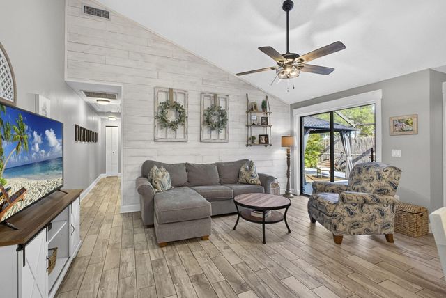 5602 GOLDEN EAGLE Circle, Palm Beach Gardens, FL 33418
