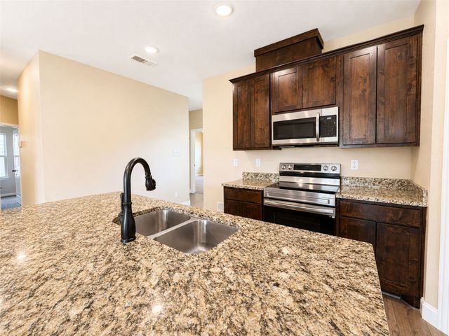 124 Canales Circle, Greenville, TX 75401