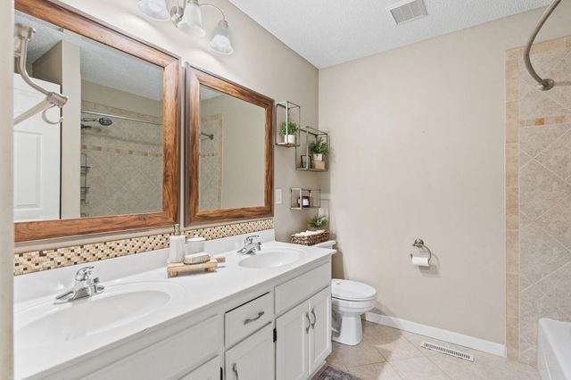 13058 Elgin Drive NW, Elk River, MN 55330