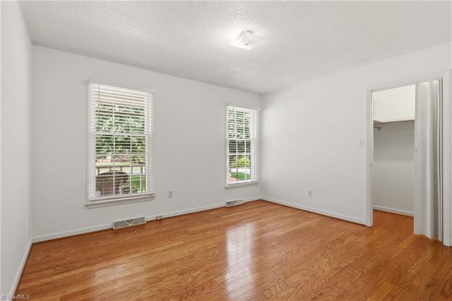 6905 Crandall Court, Clemmons, NC 27012