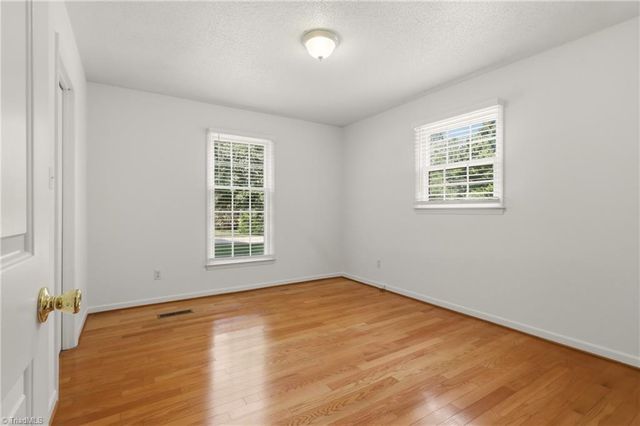 6905 Crandall Court, Clemmons, NC 27012