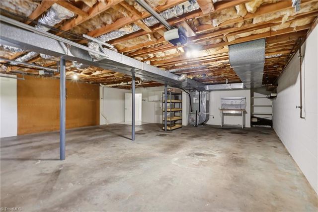 6905 Crandall Court, Clemmons, NC 27012