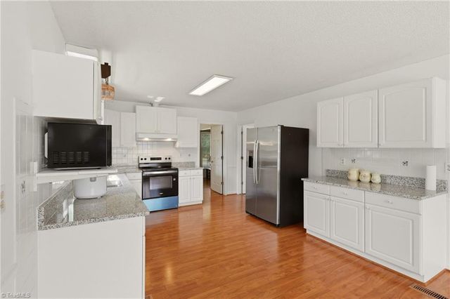 6905 Crandall Court, Clemmons, NC 27012