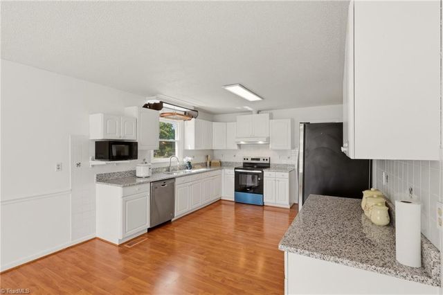 6905 Crandall Court, Clemmons, NC 27012
