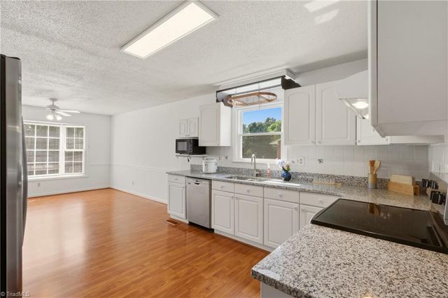 6905 Crandall Court, Clemmons, NC 27012