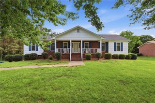 6905 Crandall Court, Clemmons, NC 27012