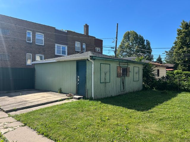 8906 S Hermitage Avenue, Chicago, IL 60620