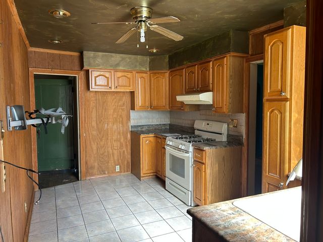 8906 S Hermitage Avenue, Chicago, IL 60620