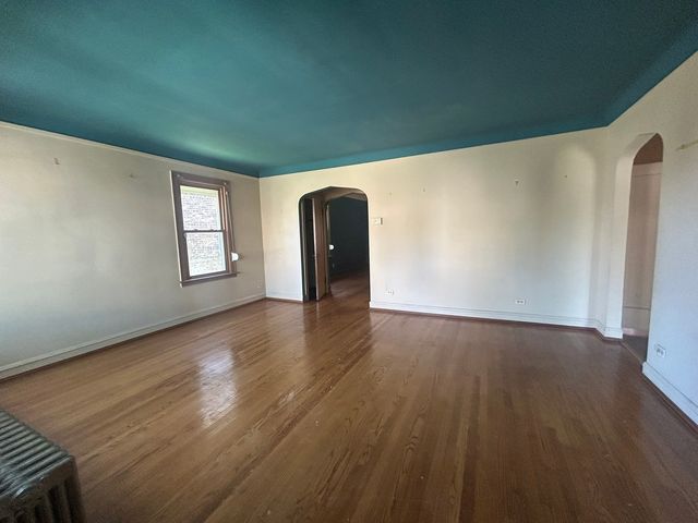 8906 S Hermitage Avenue, Chicago, IL 60620