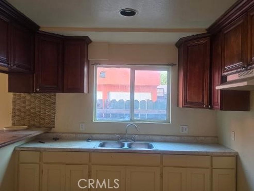1632 E Imperial Hwy E, Los Angeles, CA 90059 — photo 2