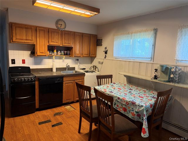 44 Mallard Road, Levittown, NY 11756