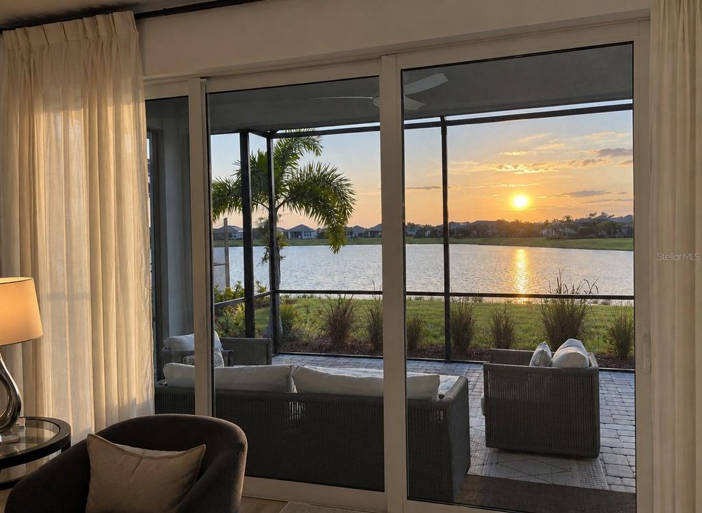 Image 2 of property listing at 3165 ALBA CIRCLE, Bradenton, FL 34211
