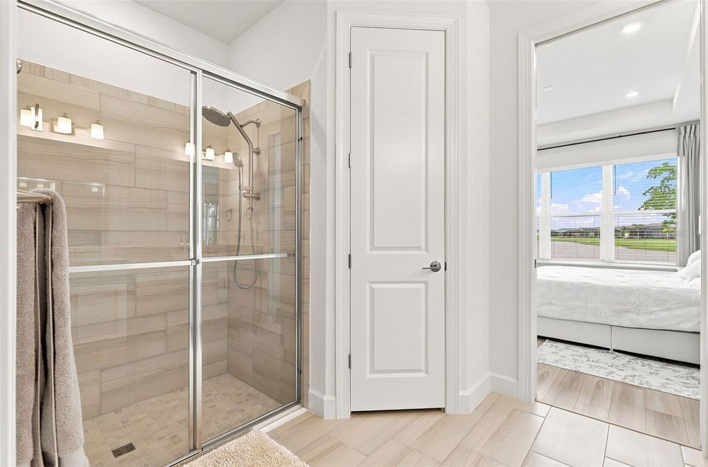 Image 16 of property listing at 3165 ALBA CIRCLE, Bradenton, FL 34211