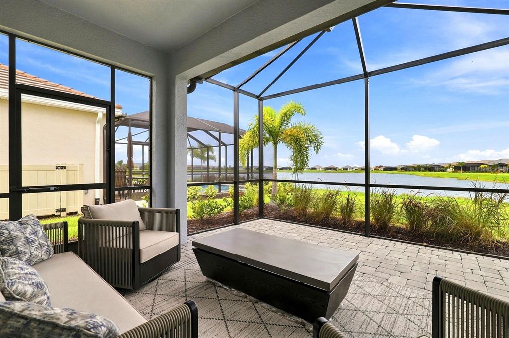 Image 23 of property listing at 3165 ALBA CIRCLE, Bradenton, FL 34211