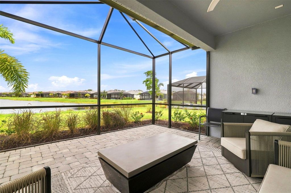 Image 24 of property listing at 3165 ALBA CIRCLE, Bradenton, FL 34211