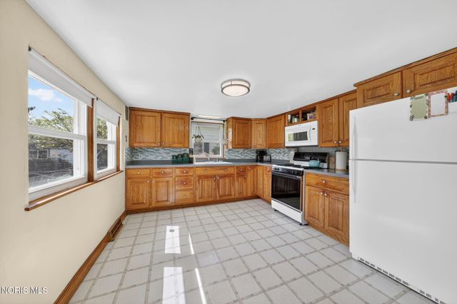 110 West Street, Swanton, OH 43558