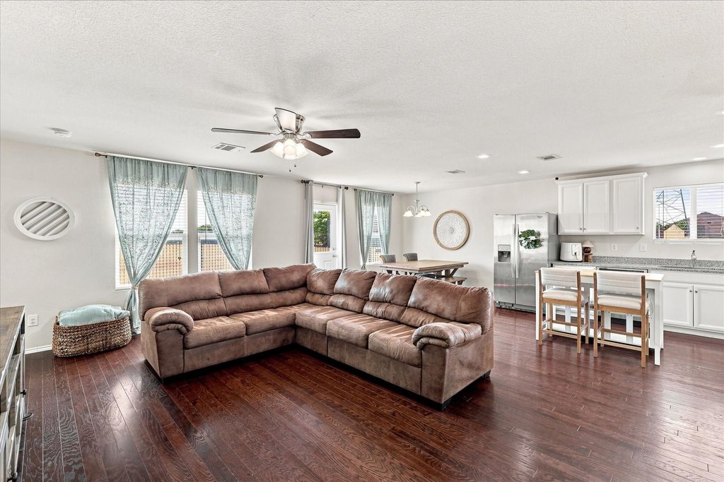 9900 Amosite Drive, Fort Worth, TX 76131 — photo 2