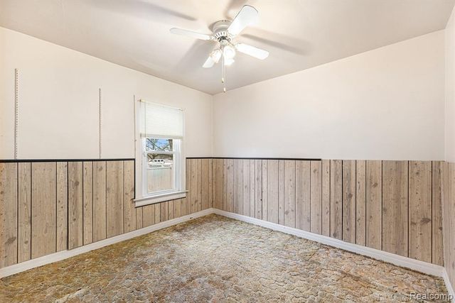 18335 E 11 Mile Road, Roseville, MI 48066