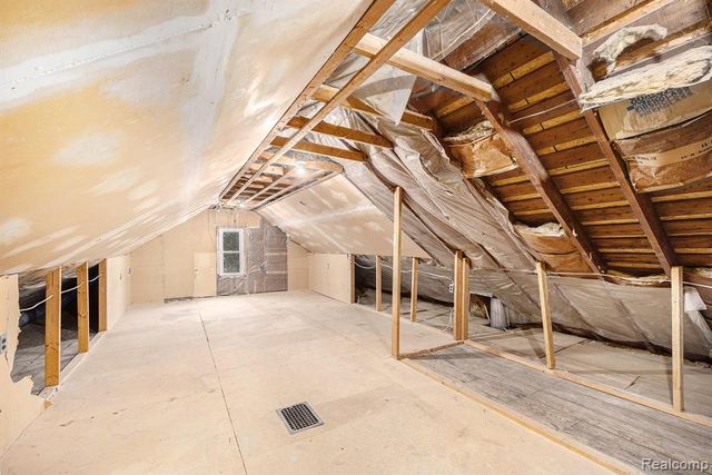 18335 E 11 Mile Road, Roseville, MI 48066